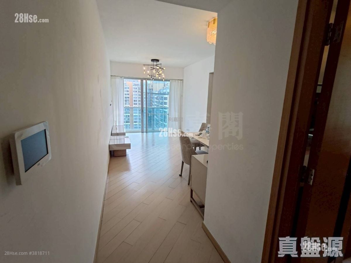 峻巒 租盤 3 房 716 平方呎