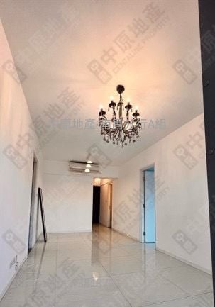 Trinity Towers Sell 3 Bedrooms , 2 Bathrooms 708 ft²