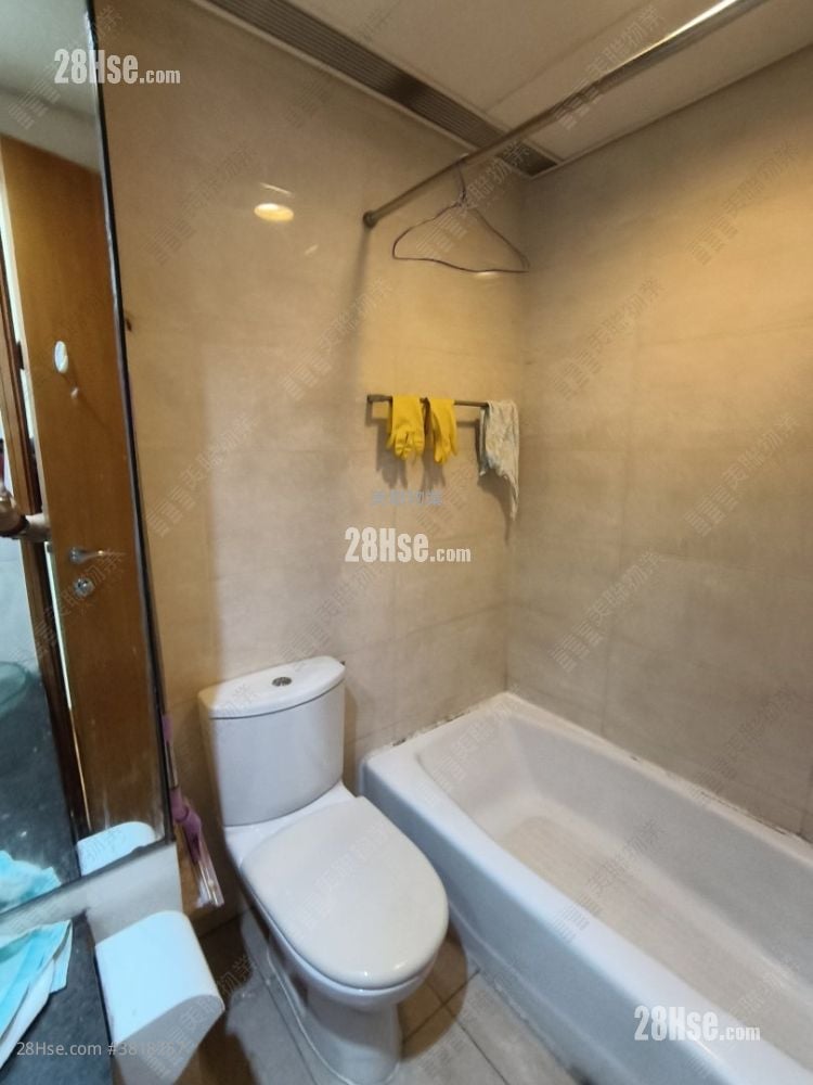 浴室: 樂悠居 售盤 3 房 , 2 浴室 538 平方呎