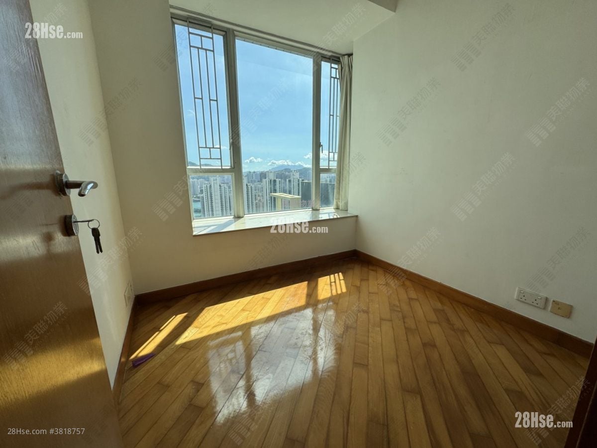 睡房 1: 樂悠居 售盤 3 房 , 2 浴室 538 平方呎