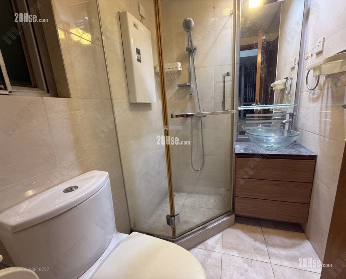 浴室: 樂悠居 售盤 3 房 , 2 浴室 538 平方呎