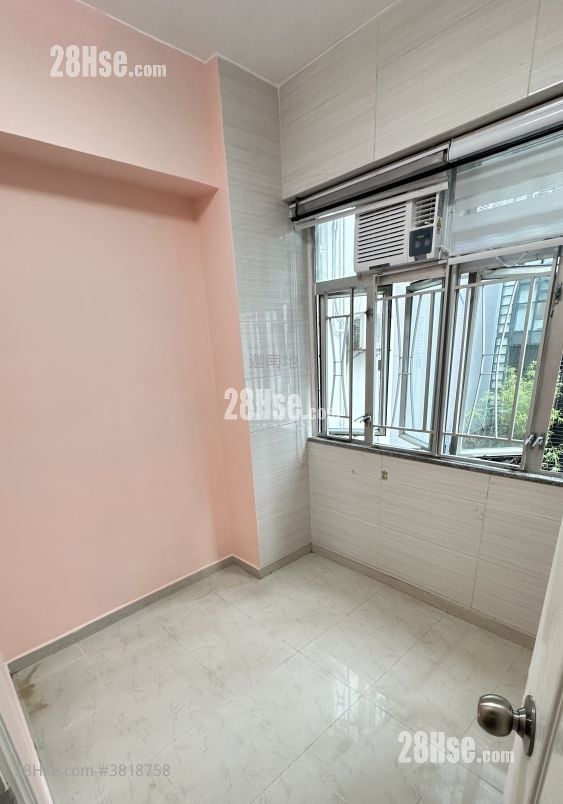 Hang Wan Building Rental 2 Bedrooms , 1 Bathroom 322 ft²