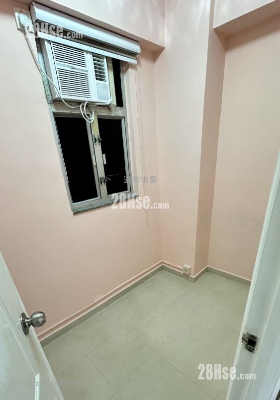 Hang Wan Building Rental 2 Bedrooms , 1 Bathroom 322 ft²