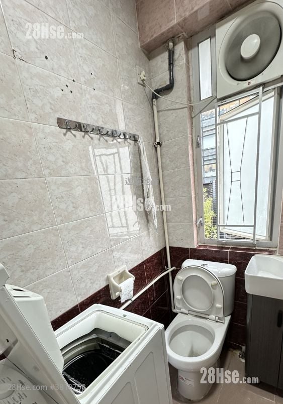Hang Wan Building Rental 2 Bedrooms , 1 Bathroom 322 ft²