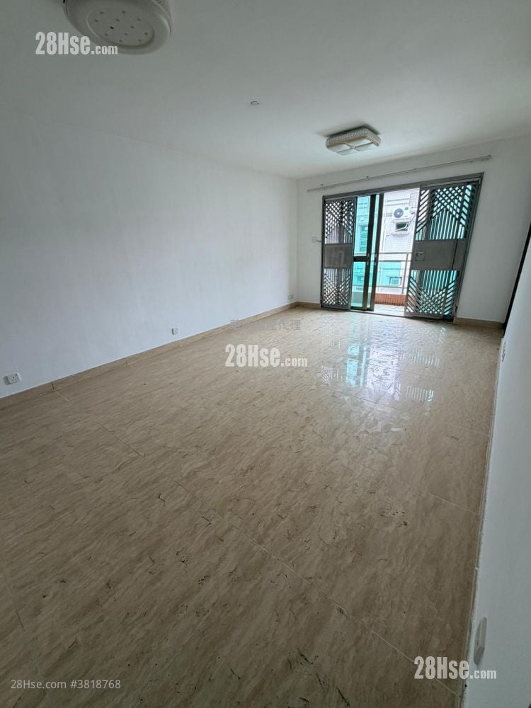 村屋 租盤 3 房 , 1 浴室 700 平方呎