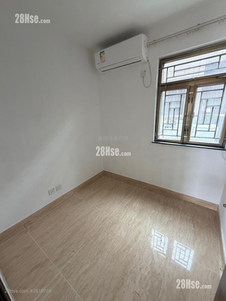 村屋 租盤 3 房 , 1 浴室 700 平方呎