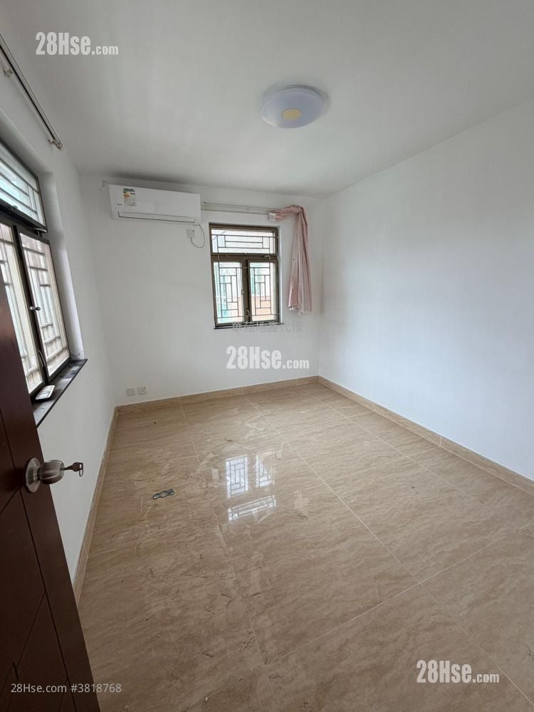 村屋 租盤 3 房 , 1 浴室 700 平方呎