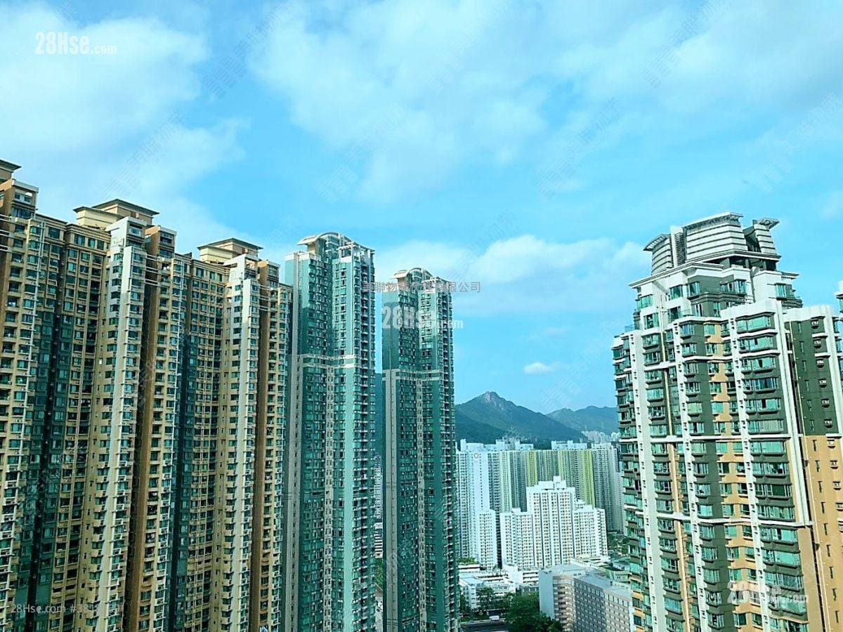 Aquamarine Sell 3 Bedrooms , 1 Bathroom 588 ft²