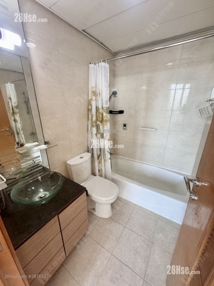 浴室: 樂悠居 售盤 2 房 , 1 浴室 424 平方呎