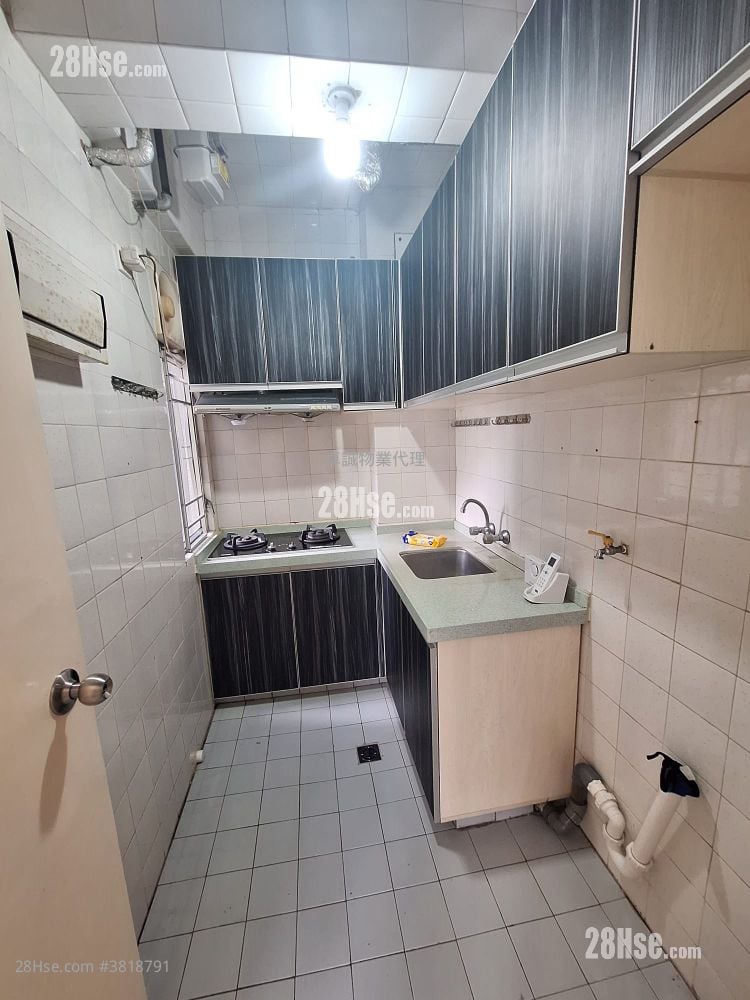 Kam Fung Garden Rental 2 Bedrooms , 1 Bathroom 527 ft²