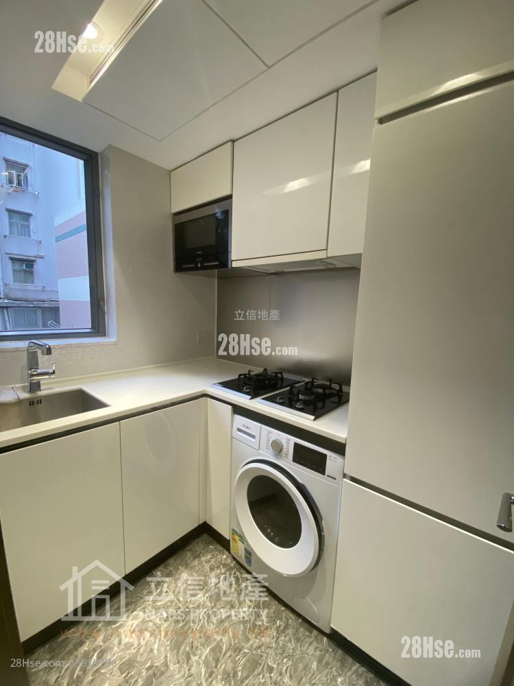 Centrepoint Rental 1 Bedroom , 1 Bathroom 339 ft²