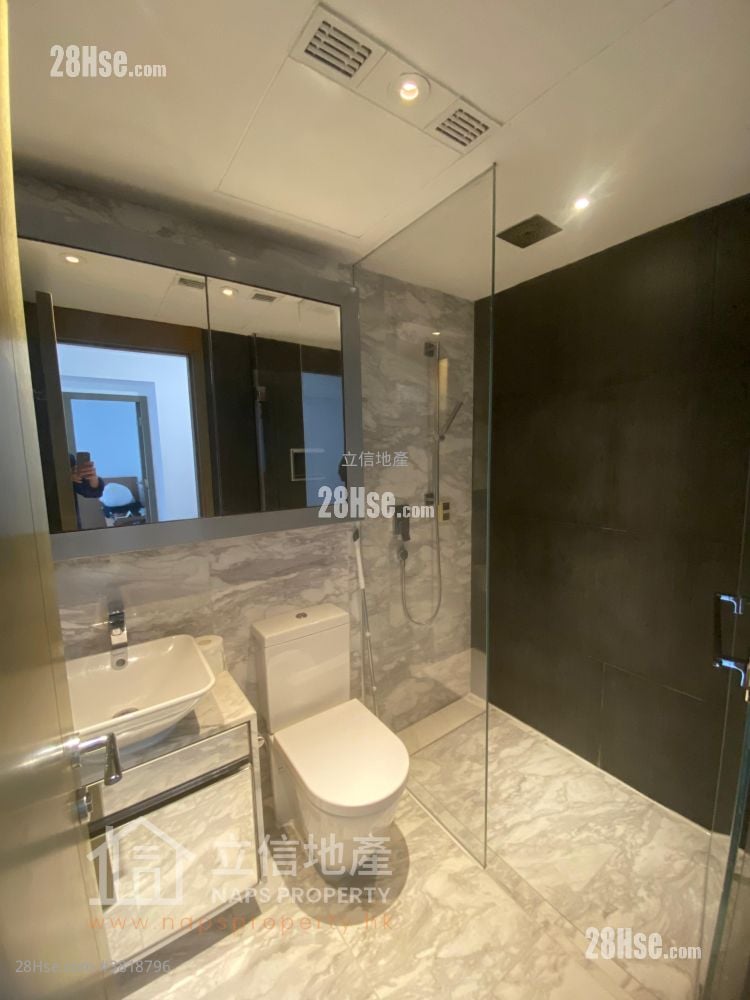 Centrepoint Rental 1 Bedroom , 1 Bathroom 339 ft²