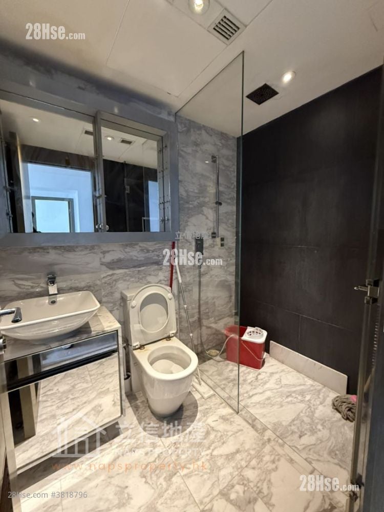 Centrepoint Rental 1 Bedroom , 1 Bathroom 339 ft²