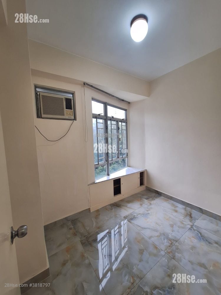 Kam Fung Garden Sell 2 Bedrooms , 1 Bathroom 527 ft²