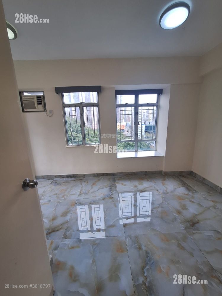 Kam Fung Garden Sell 2 Bedrooms , 1 Bathroom 527 ft²