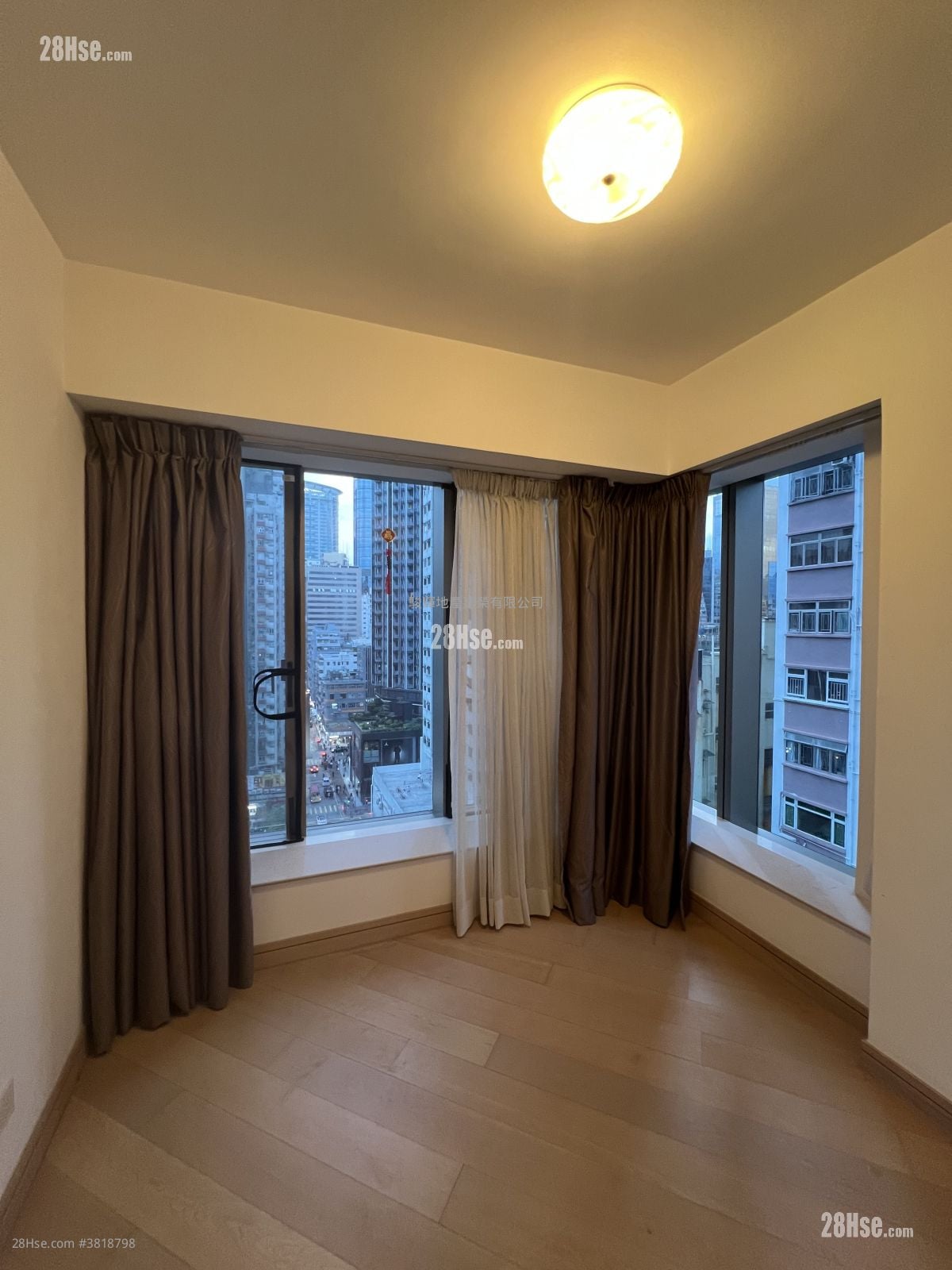 Macpherson Place Rental 2 Bedrooms , 1 Bathroom 561 ft²