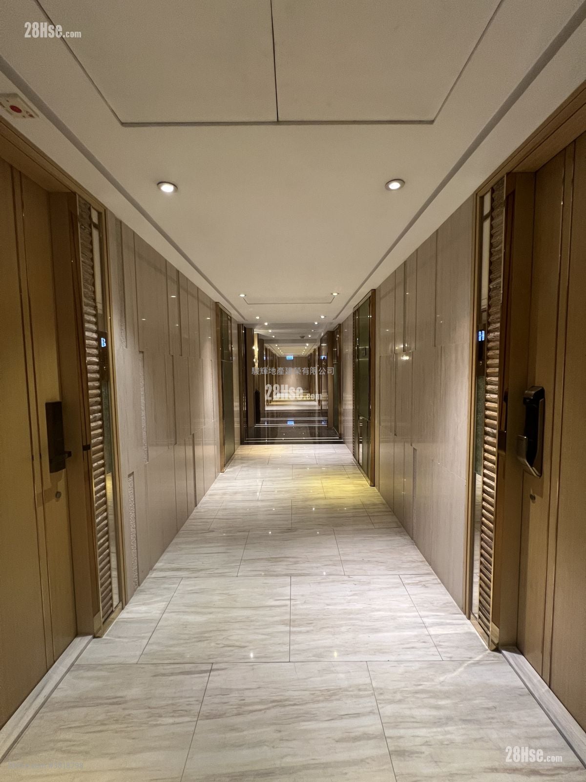 Macpherson Place Rental 2 Bedrooms , 1 Bathroom 561 ft²