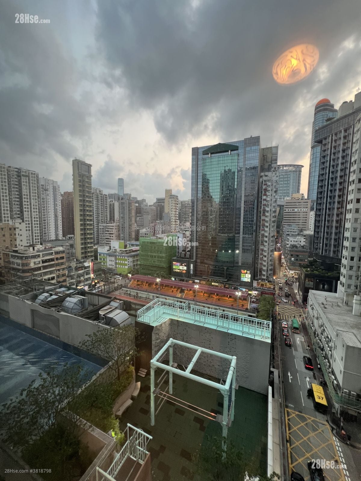 Macpherson Place Rental 2 Bedrooms , 1 Bathroom 561 ft²