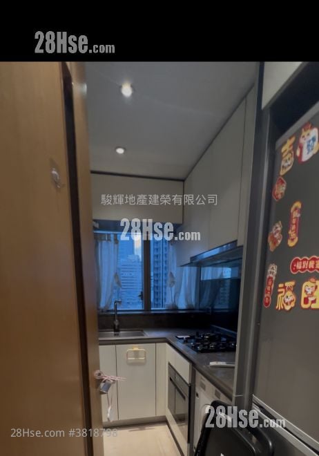 Macpherson Place Rental 2 Bedrooms , 1 Bathroom 561 ft²