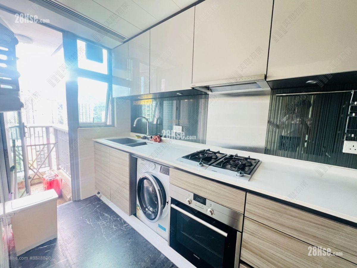 The Riverpark Rental 3 Bedrooms , 2 Bathrooms 737 ft²