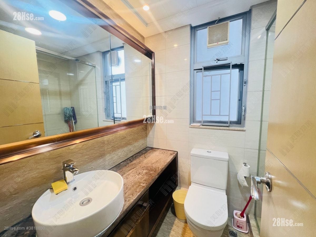 The Riverpark Rental 3 Bedrooms , 2 Bathrooms 737 ft²