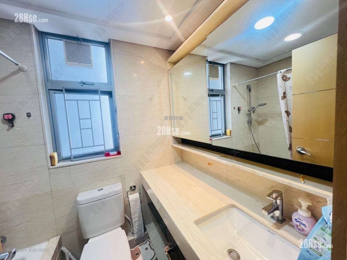 The Riverpark Rental 3 Bedrooms , 2 Bathrooms 737 ft²