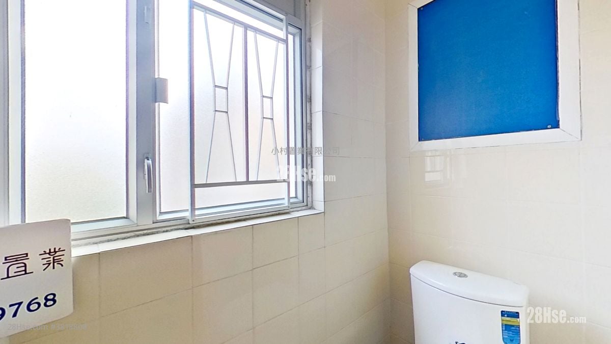 master room: 89-91 Broadcast Drive Rental 3 Bedrooms , 2 Bathrooms 2,312 ft²