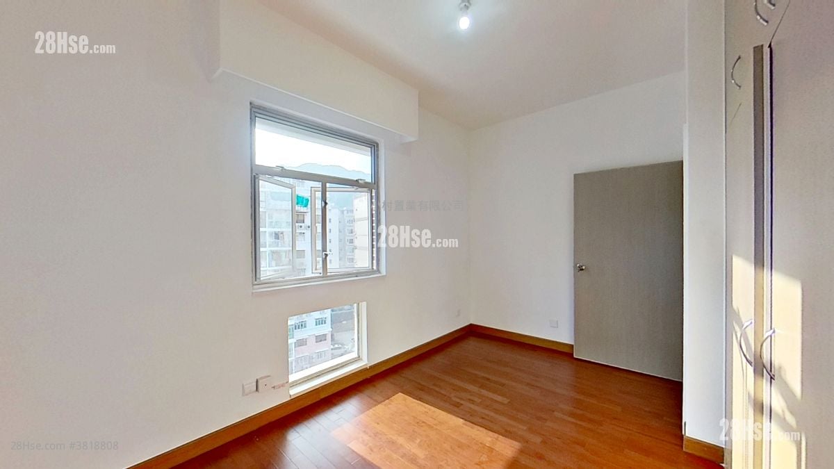 bedroom 2: 89-91 Broadcast Drive Rental 3 Bedrooms , 2 Bathrooms 2,312 ft²