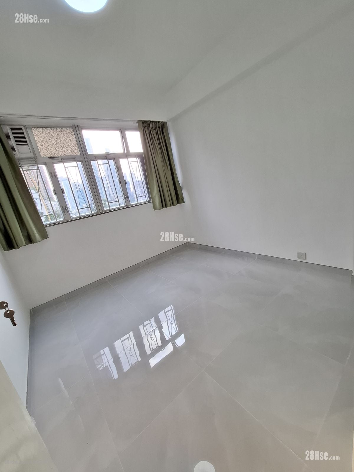 Yuen Fat Building Sell 2 Bedrooms , 1 Bathroom 501 ft²