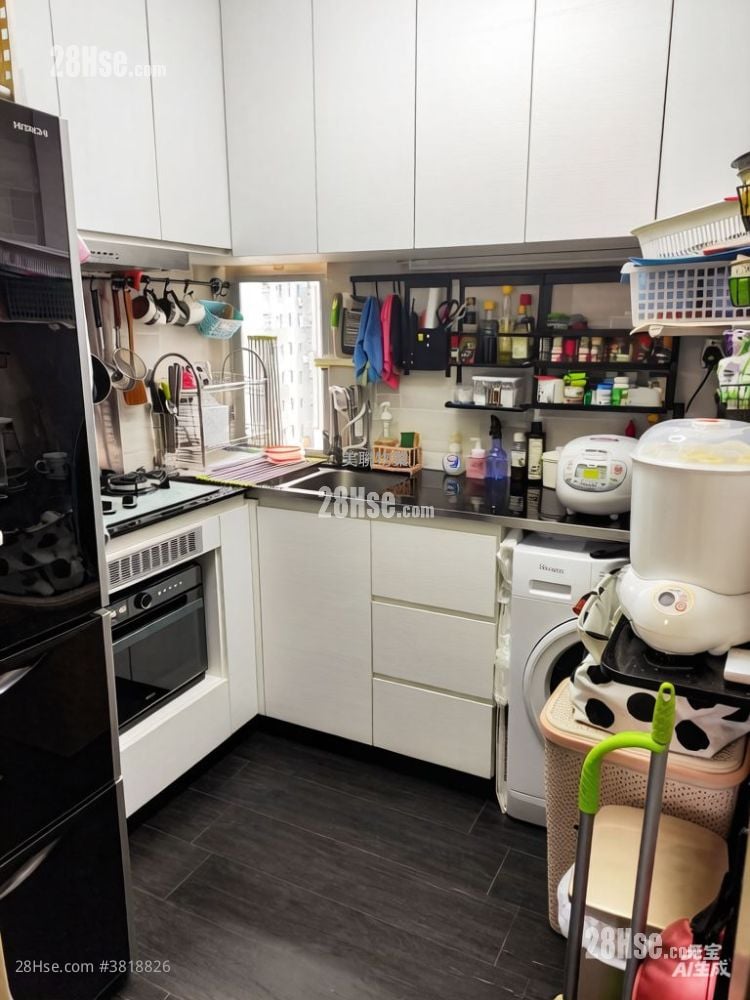 廚房: 海悅花園 售盤 2 房 , 1 浴室 484 平方呎