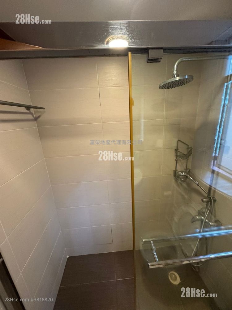 海逸豪园 租盘 4 房 , 2 浴室 880 平方尺