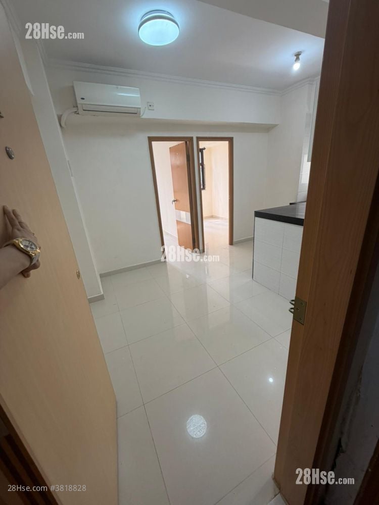 筲箕湾道350号  租盘 2 房 , 1 浴室 300 平方尺