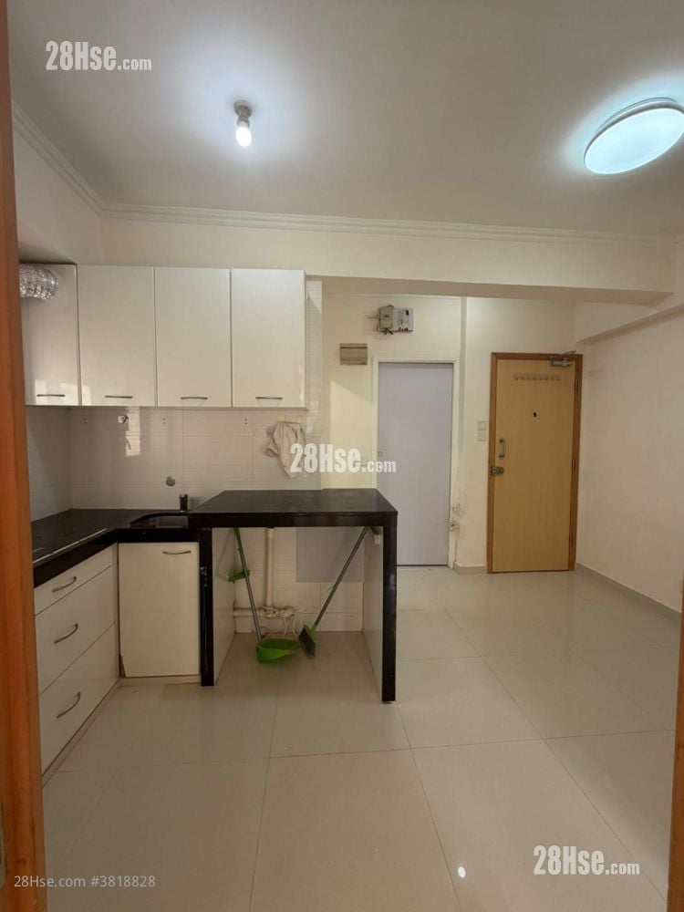 筲箕湾道350号  租盘 2 房 , 1 浴室 300 平方尺