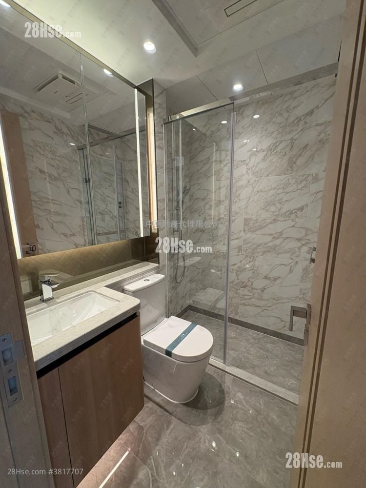 Grand Mayfair  Rental 2 Bedrooms , 1 Bathroom 384 ft²