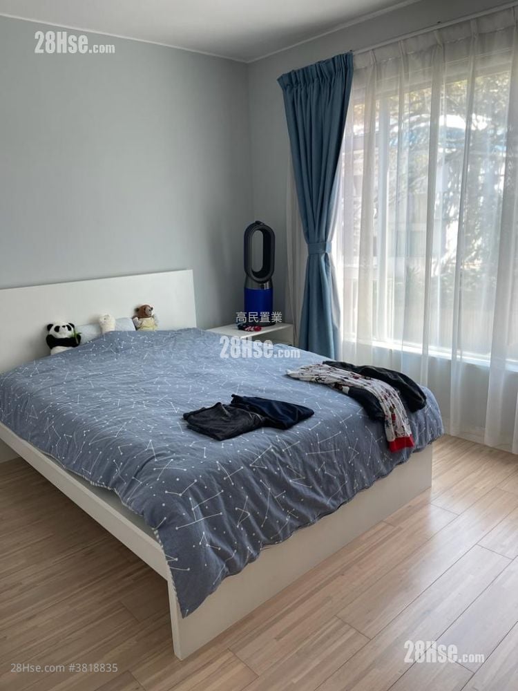 村屋 售盤 4 房 , 3 浴室 2,100 平方呎