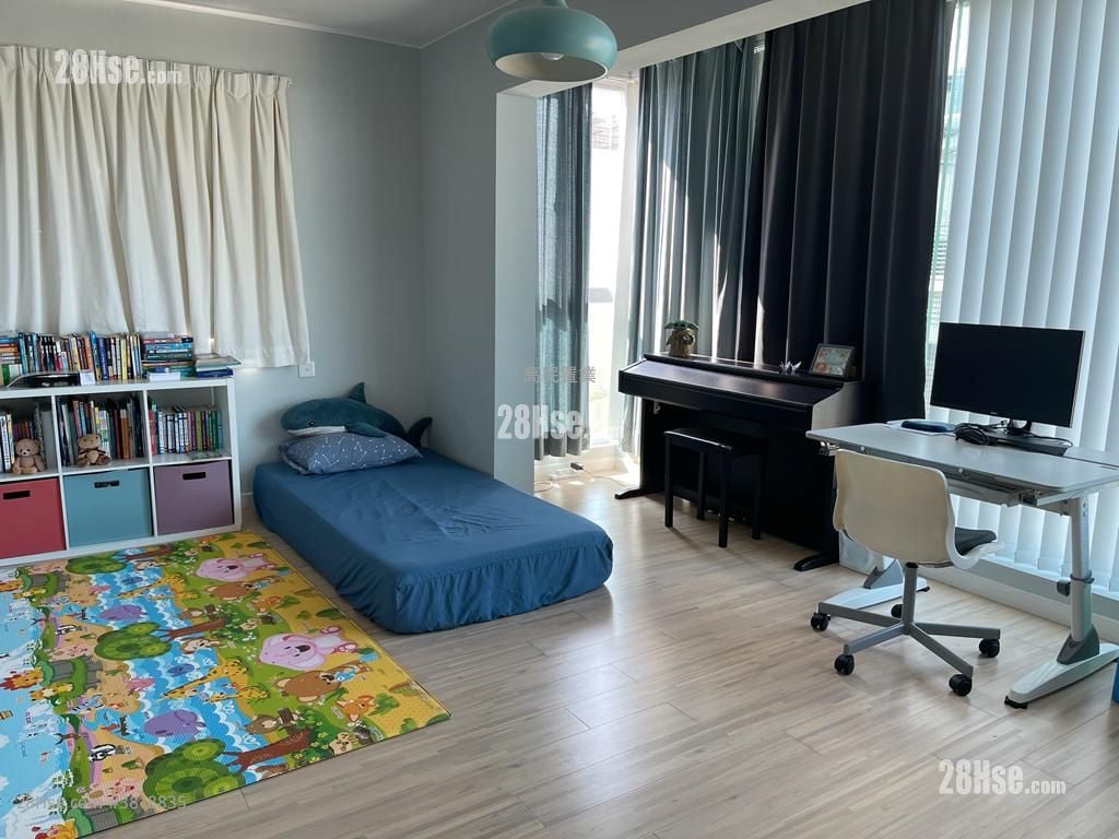 村屋 售盤 4 房 , 3 浴室 2,100 平方呎