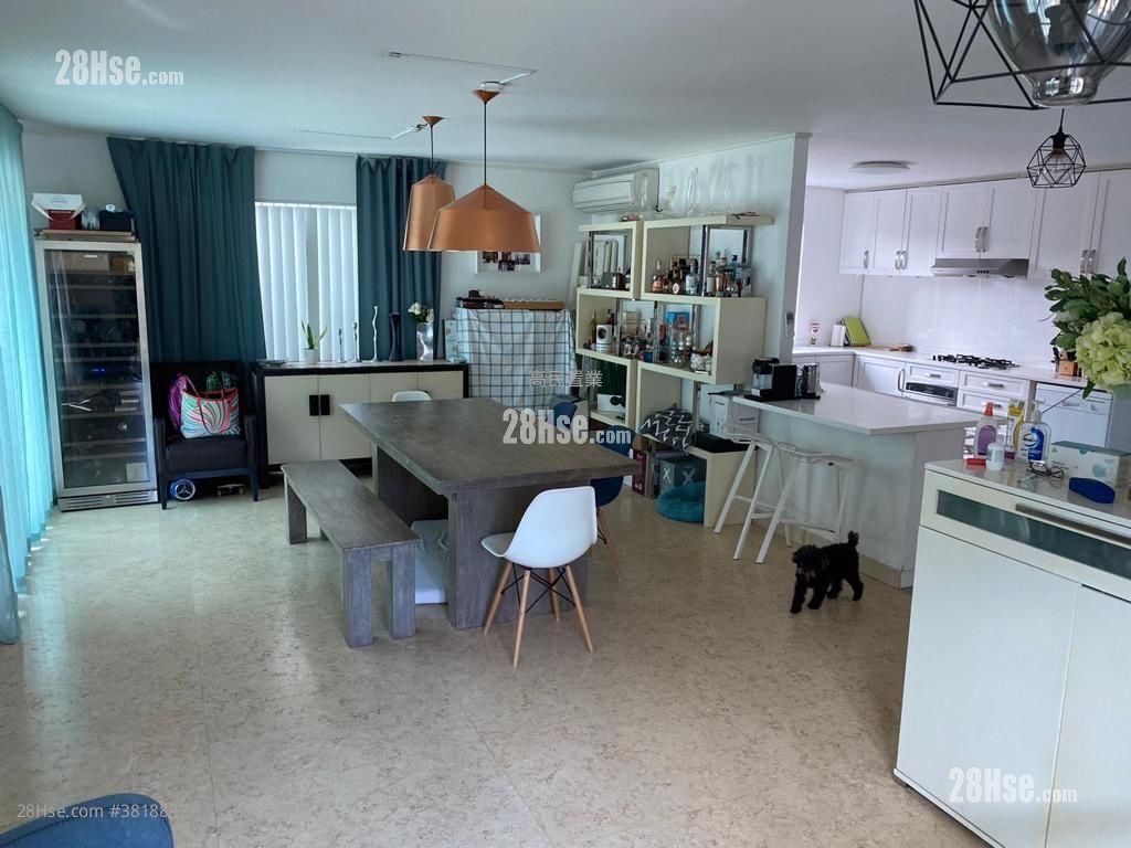 村屋 售盤 4 房 , 3 浴室 2,100 平方呎