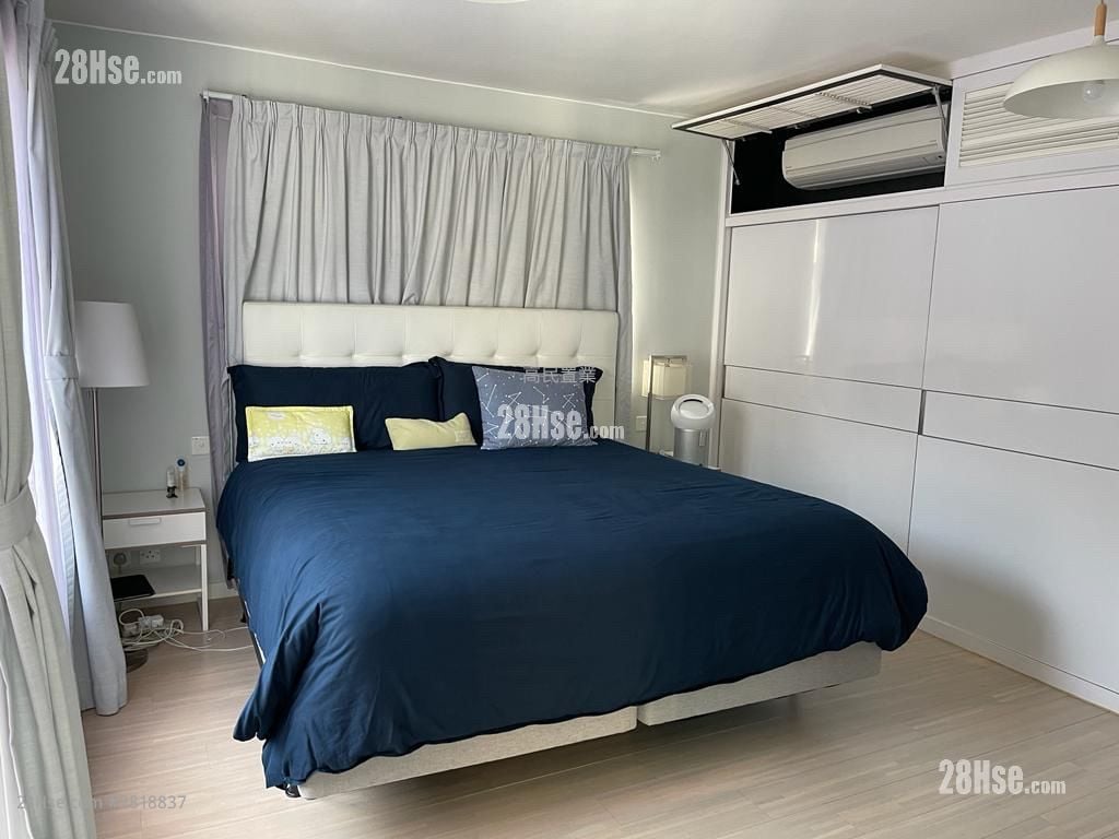 村屋 售盤 4 房 , 3 浴室 2,100 平方呎