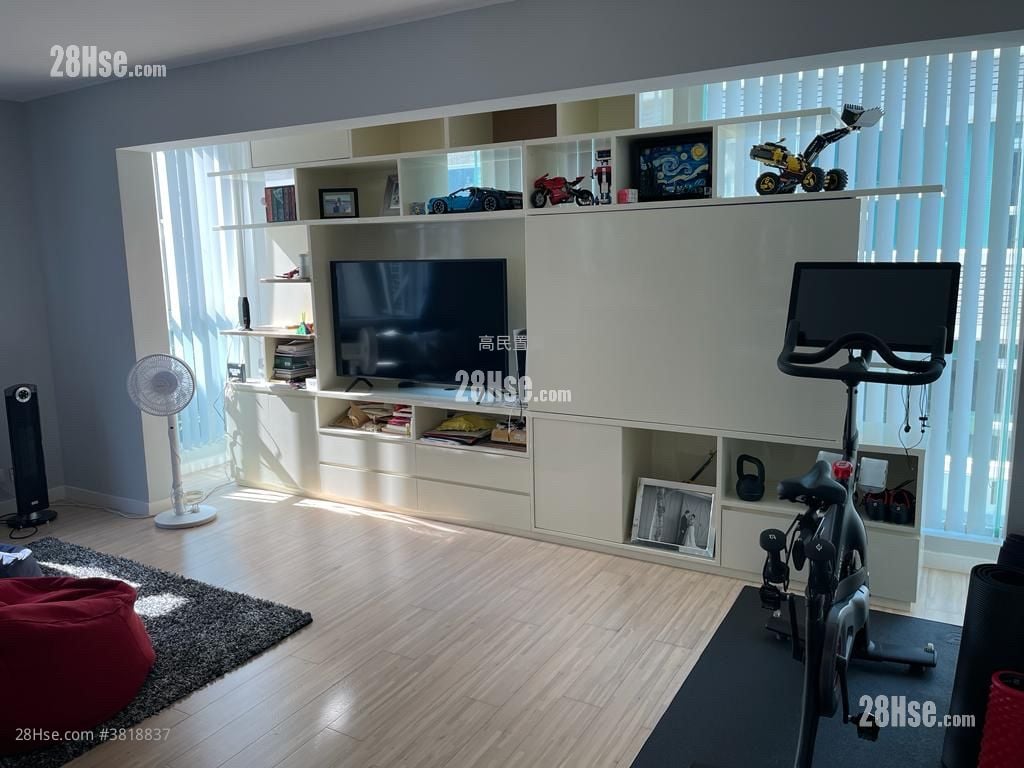 村屋 售盤 4 房 , 3 浴室 2,100 平方呎