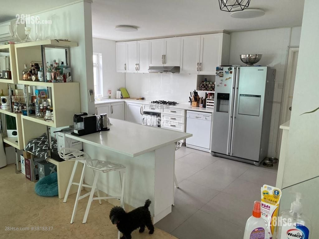 村屋 售盤 4 房 , 3 浴室 2,100 平方呎