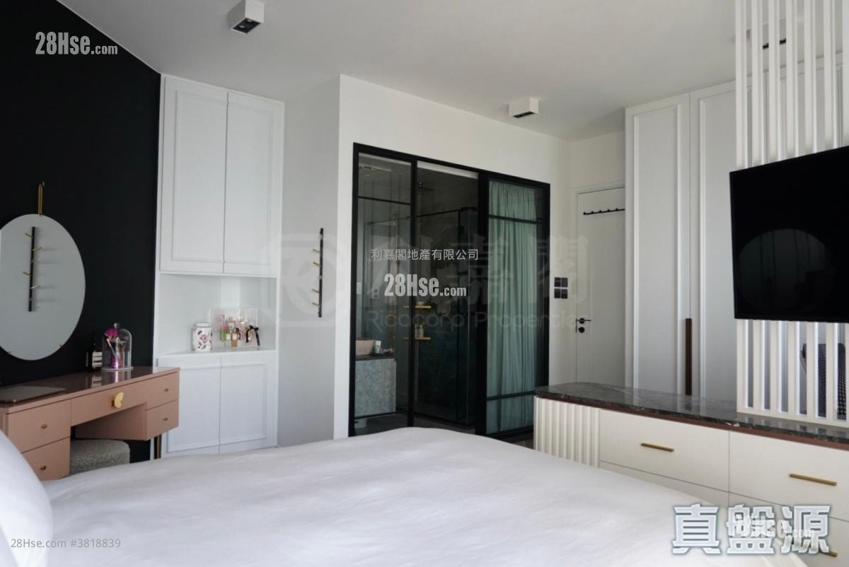 Sorrento Sell 3 Bedrooms , 2 Bathrooms 808 ft²