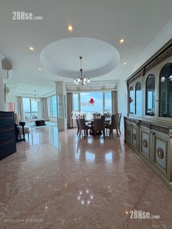 Palatial Coast Rental 5+ Bedrooms , 4 Bathrooms 2,209 ft²