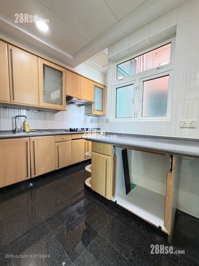 Palatial Coast Rental 5+ Bedrooms , 4 Bathrooms 2,209 ft²