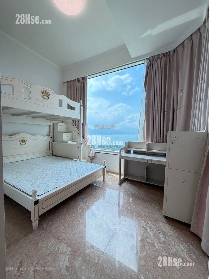 Palatial Coast Rental 5+ Bedrooms , 4 Bathrooms 2,209 ft²