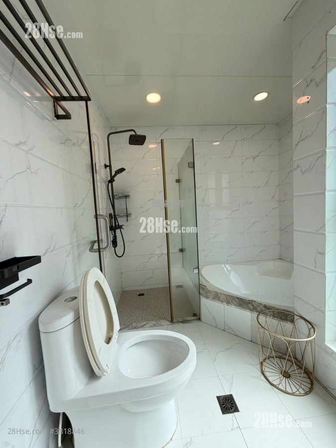 Palatial Coast Rental 5+ Bedrooms , 4 Bathrooms 2,209 ft²