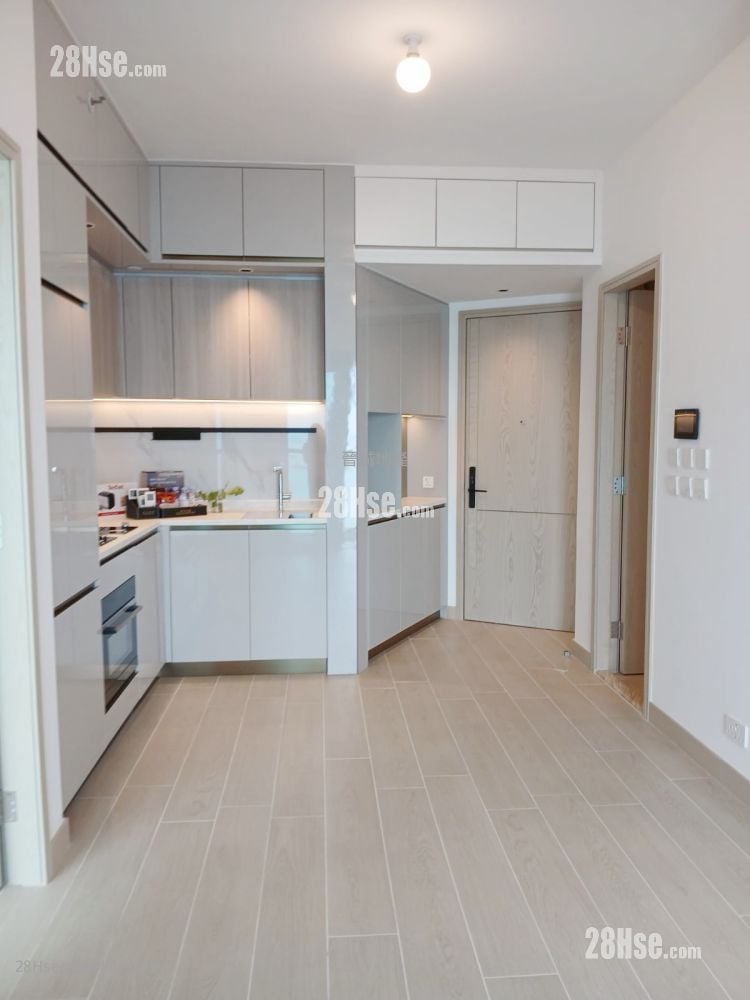 Gold Coast Bay Rental 2 Bedrooms , 1 Bathroom 450 ft²