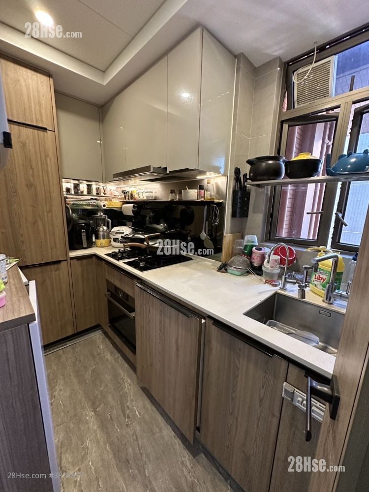 Centra Horizon Sell 2 Bedrooms , 1 Bathroom 556 ft²