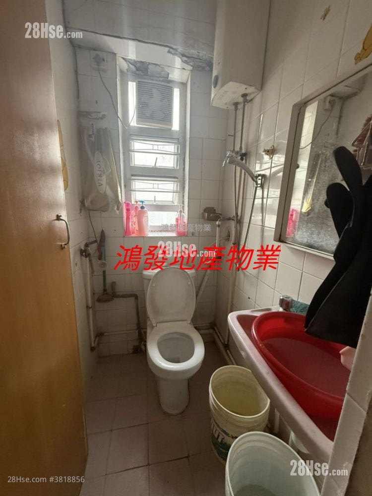 Lung Wa Building Sell 3 Bedrooms , 1 Bathroom 629 ft²