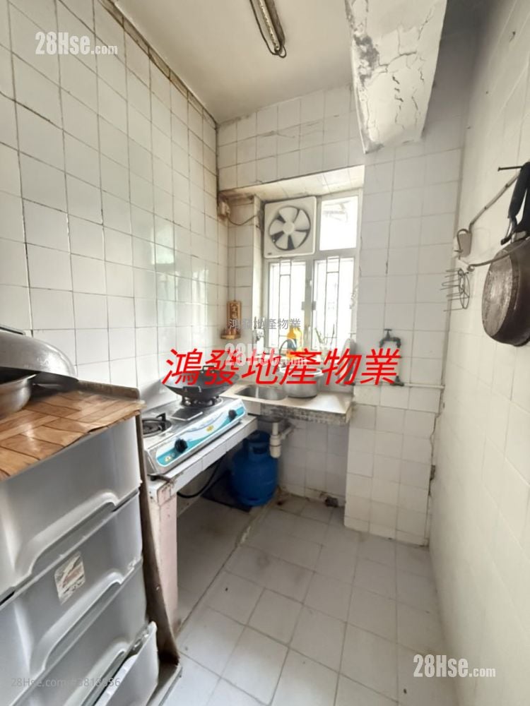 Lung Wa Building Sell 3 Bedrooms , 1 Bathroom 629 ft²