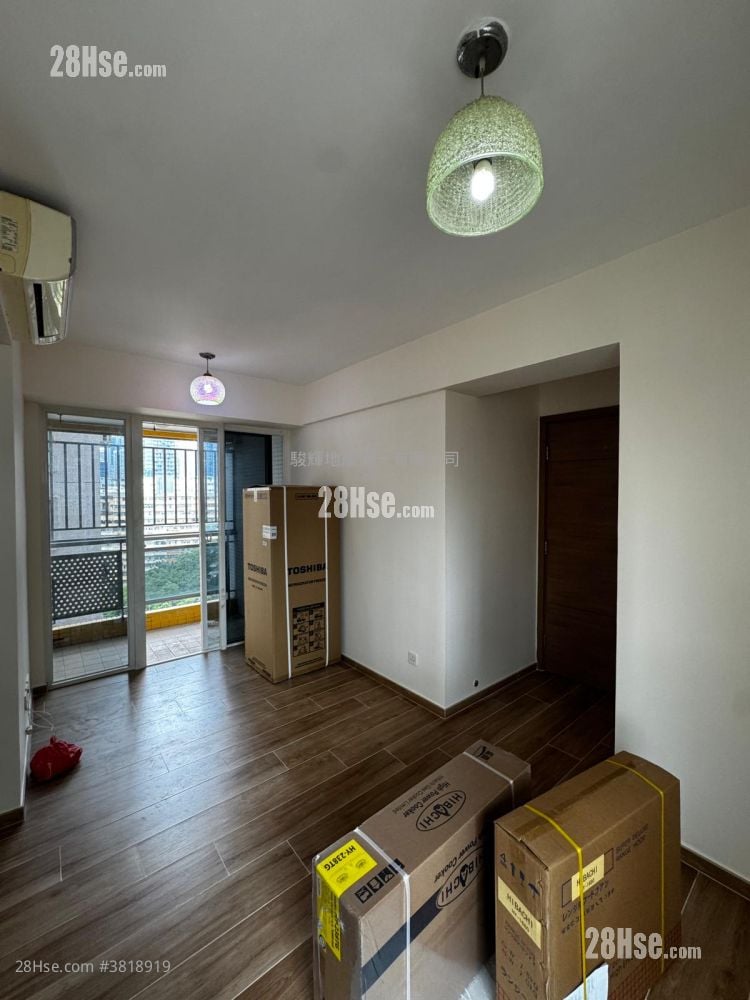 Metroregalia Rental 3 Bedrooms , 1 Bathroom 464 ft²
